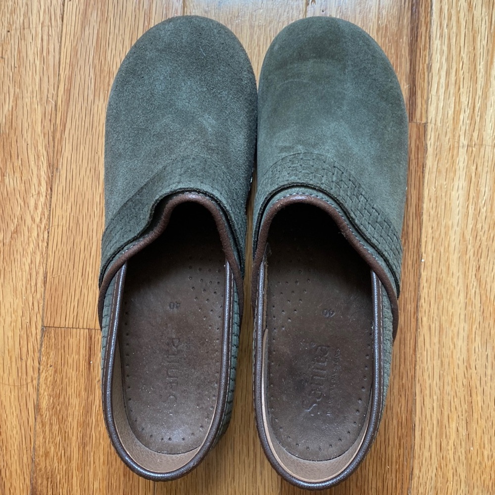 Sanita the Original Danish clog olive suede sz 40 - like new!